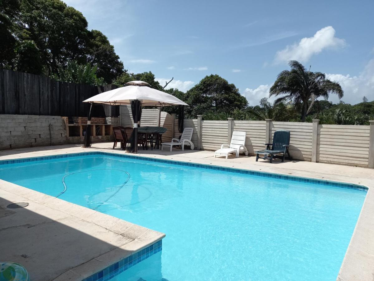 Poolside Guest House Port Shepstone Eksteriør bilde