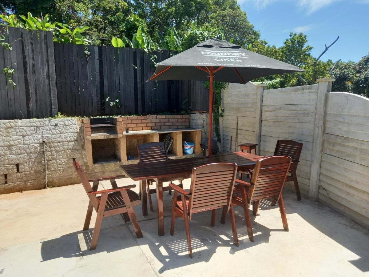 Poolside Guest House Port Shepstone Eksteriør bilde